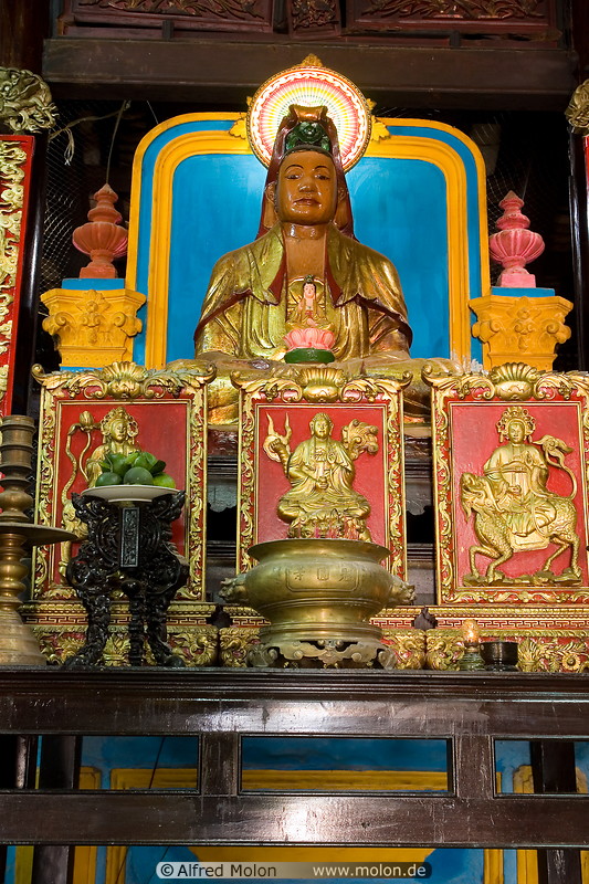15 Altar - Giac Vien pagoda