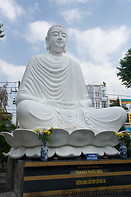 07 White Buddha statue in Giac Lam pagoda
